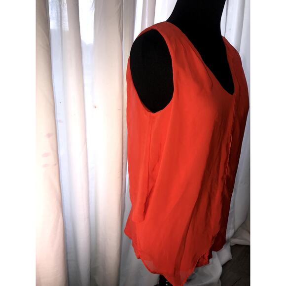 White House Black Market red sleeveless ruffle blouse women's size small - Picture 3 of 4